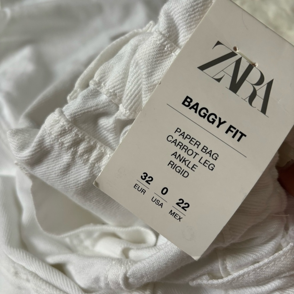 NWT Zara Women's Size 0 White Baggy Fit Paperbag Ankle Jeans - Picture 4 of 8